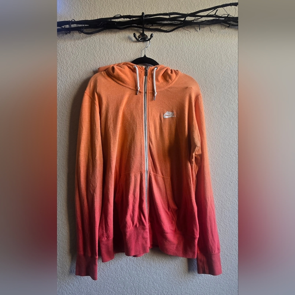 ✨️ 2/$10 ✨️ Nike Orange and Red Gradient Hoodie